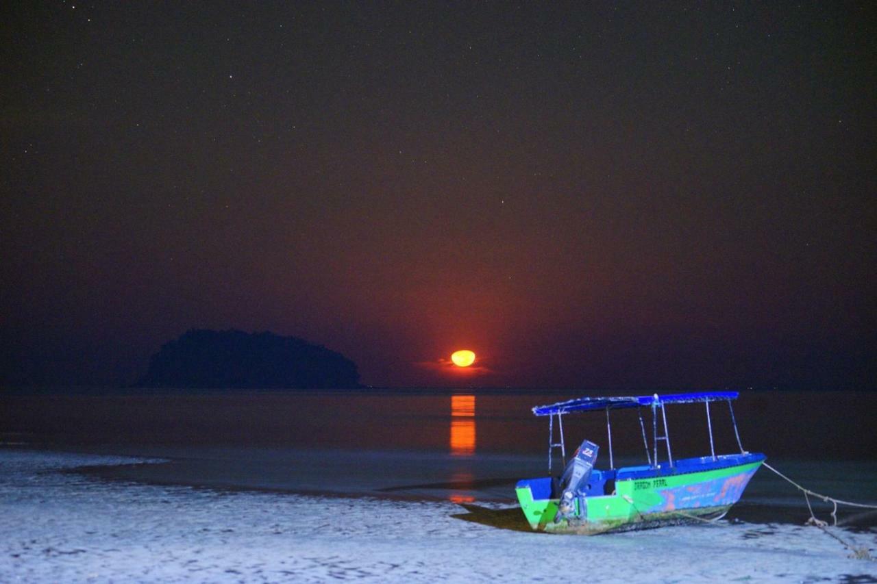 Dragon Pearl Beach Resort Kota Belud Exterior photo